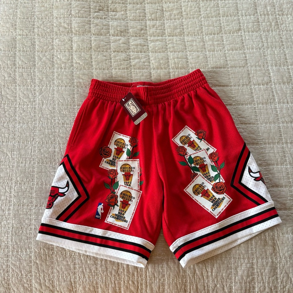 Men’s Mitchell & Ness M NWT